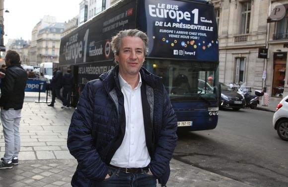 Nicolas Poincaré devrait en outre être invité de manière ponctuelle sur le plateau de BFMTV, pour y analyser de forts sujets d'actualité.

Nicolas Poincaré - Présentation du bus Europe 1 pour la Presidentielle 2017 à Paris le 2 février 2017. © Denis Guignebourg/Bestimage