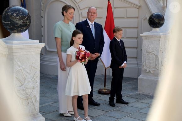 Le prince Albert II de Monaco, la princesse Charlène et leurs enfants accueillent le président Emmanuel Macron , sa femme Brigitte et une délégation au palais princier à Monaco le 7 juin 2025

© Ludovic Marin / Pool / Bestimage