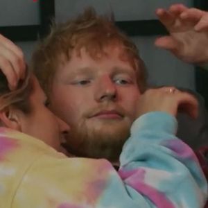 Ed Sheeran, testé positif à la Covid-19, présente les 14 titres de son nouvel album "Equals" sur Youtube. Londres. Le 27 octobre 2021. Photo par Bestimage