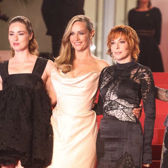 Elle était aussi dans un film présenté au festival : "Dalloway"

Anna Mouglalis, Freya Mavor, Cécile de France, Yann Gozlan, Mylene Farmer, Tatiana de Rosnay assistent à la projection de minuit de Dalloway dans le cadre du 78ème Festival de Cannes à Cannes, France, le 15 mai 2025. Jerome Domine/ABACAPRESS.COM