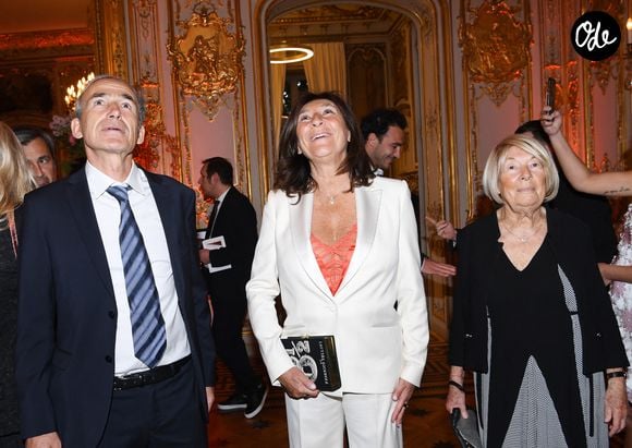 Exclusif - La famille Kretz : "L'Agence" sur TMC  :  Olivier et Sandrine Kretz, Majo (la grand-mère) - Soirée de gala des 50 ans de la Fondation Claude Pompidou à l'Hôtel Marcel Dassault à Paris le 12 avril 2022. Rachid Bellak / LMS / Bestimage