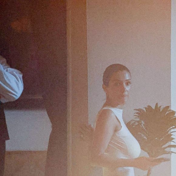 Kanye West et sa femme Bianca Censori à la sortie d'un restaurant à Los Angeles, le 24 avril 2024. © Backgrid USA / Bestimage