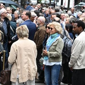 Exclusif - Corinne Touzet et Muriel Robin lors de l'hommage à Pierre Deny au théâtre du Gymnase Marie Bell à Paris, France, le 3 juin 2026. © Bestimage