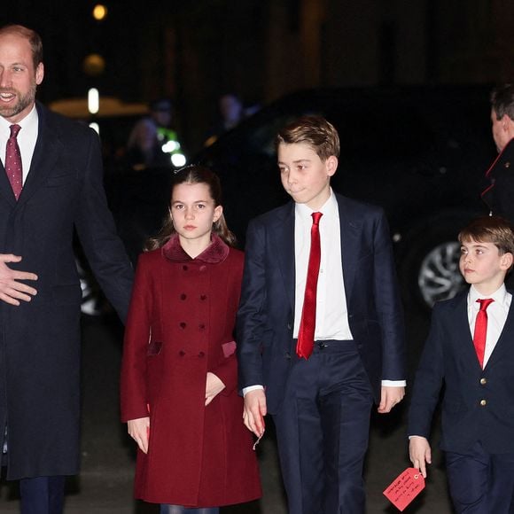 Le prince William, prince de Galles avec ses enfants la princesse Charlotte, le prince George, le prince Louis lors du service de chants de Noël Together At Christmas à l'abbaye de Westminster, Londres le 6 décembre 2024.

© Julien Burton / Bestimage