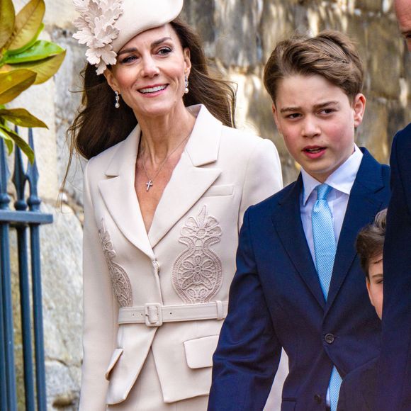La famille royale arrive à la messe de Pâques célébrée à la chapelle St George à Windsor. 

© Bestimage