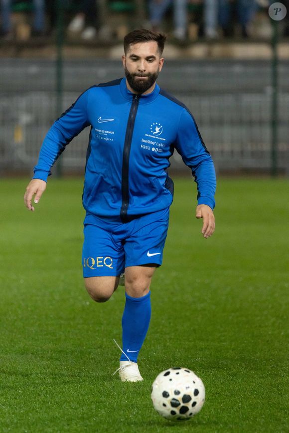 "Je préférerais donner ma maison et garder ma caravane", assurait-il même dans Mon côté sud, en octobre dernier, sur France 3.

Kendji Girac assiste au Match des Etoiles au stade Pierre de Coubertin de Cannes. Photo par Shootpix/ABACAPRESS.COM