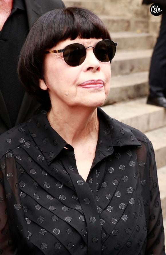 Exclusif - Mireille Mathieu lors de la cérémonie religieuse pour Olivier Echaudemaison en l'église Saint-Roch à Paris, France, le 7 septembre 2026. © Christophe Aubert/Bestimage