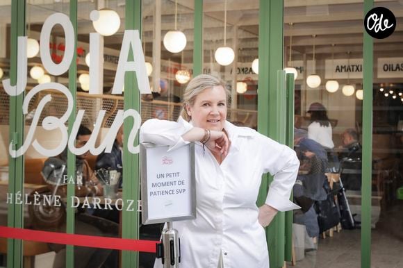 En attendant cette métamorphose, les habitués peuvent encore profiter de Jòia, notamment de son brunch proposé chaque samedi et dimanche.

Exclusif - La cheffe étoilée Hélène Darroze vient d'ouvrir un nouveau restaurant bistronomique dédiée aux burgers haut de gamme "Jòia Bun" au 16 de la rue Michodière dans le 2ème arrondissement de Paris, France, le 16 mars 2023. © Jack Tribeca/Bestimage