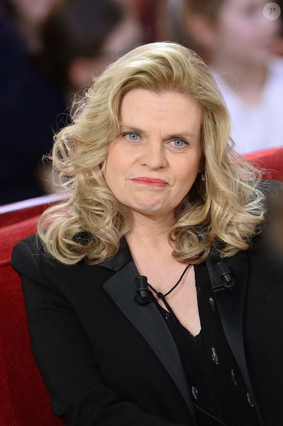 Isabelle Nanty à l'enregistrement de l'émission "Vivement Dimanche" à Paris.

Photo : Coadic Guirec / Bestimage