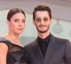 Il a également rendu un bel hommage au travail difficile et crucial des professeurs passionnés pour contrer l'échec scolaire.

Pierre Niney et sa femme Natasha Andrews - Red carpet du film "Amants" lors de la 77ème édition du Festival international du film de Venise, la Mostra le 3 septembre 2020.

© Alec Michael/ZUMA Wire / Bestimage