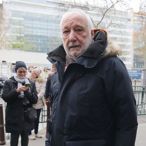 François Berléand à la sortie des studios de RTL à Paris, France, le 7 décembre 2023. © Jonathan Rebboah/Panoramic/Bestimage