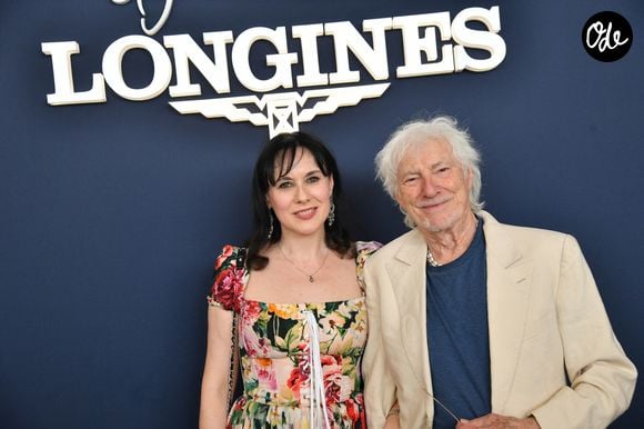 Le chanteur est venu assister à cet évènement avec sa femme Murielle

Exclusif - Hugues Aufray et sa femme Murielle dans l’espace VIP “le Pavillon Eiffel,” lors de la 12ème édition Longines Paris Eiffel Jumping au pied de la Tour Eiffel sur le Champ-de-Mars à Paris, France le 20 juin 2026

© Perusseau / Veeren / Bestimage