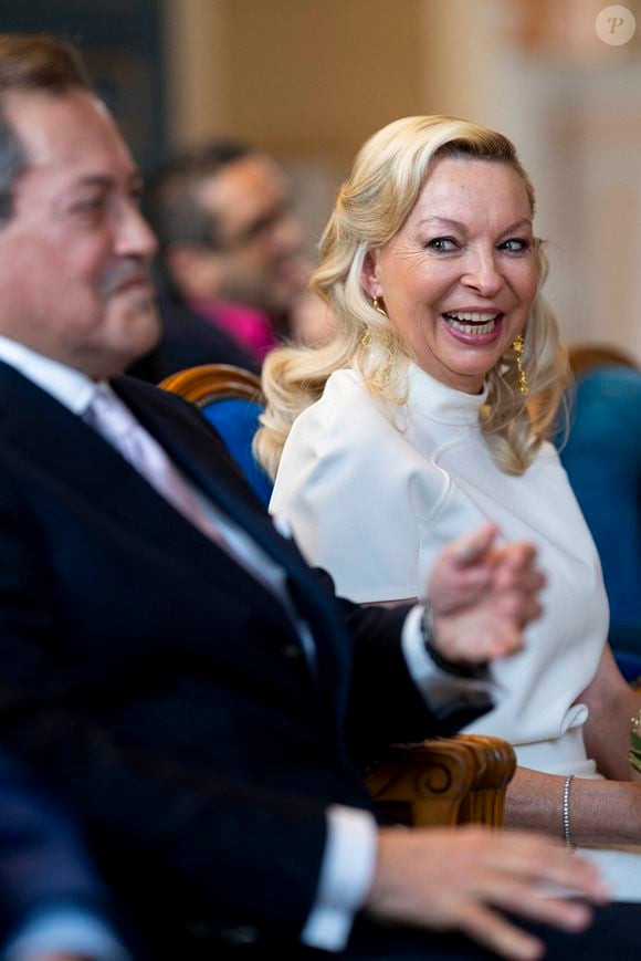 Le voyage combine loisirs et obligations officielles : rencontre avec le vice-Premier ministre au Parlement de Malte.

Amélie Leperre-Dimeglio - Mariage civil de Georges Fenech et Amélie Leperre-Dimeglio à la mairie du 16ème arrondissement de Paris le 31 janvier 2026.

© Pierre Perusseau / Bestimage
