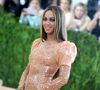 Le Met Gala se tiendra prochainement au Metropolitan Museum de New York

Beyoncé Knowles - Soirée Costume Institute Benefit Gala (Met Ball) sur le thème de "Manus x Machina" au Metropolitan Museum of Art à New York.