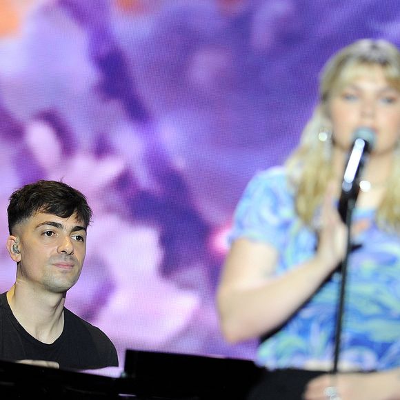 Exclusif - Louane Emera et Florian Rossi - Enregistrement de l'émission "La soirée extraordinaire : La musique comme vous ne l'avez jamais vue", qui sera diffusée le 30 juin sur M6. Les décors de l’émission apparaîtront en réalité augmentée (AR). Des artistes seront à l’honneur dans cette émission, dans des «&