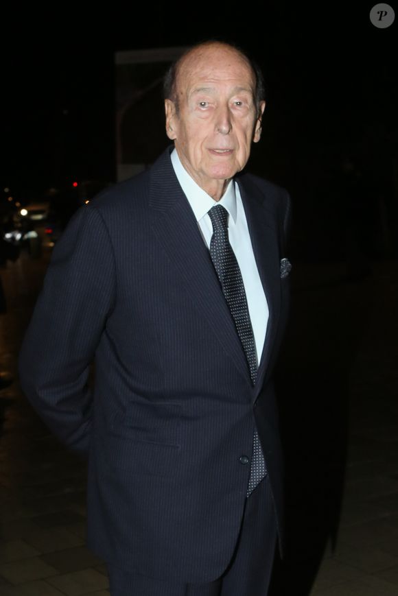 “Je le haïssais [elle rit]. Et je le montrais bien. C’était tellement bidon de s’inviter à dîner chez les gens, de reprendre Etoile des neiges à l’accordéon" confiait-elle dans "Paris Match" en février 2024 
Exclusif - Valéry Giscard d'Estaing - Arrivées au dîner d'Inauguration de l'exposition "Icônes de l'Art Moderne. La Collection Chtchoukine" à la "Fondation Louis Vuitton" à Paris, France, le 20 octobre 2016. L'exposition rend hommage à l'un des plus grands mécènes du début du 20ème siècle, Sergeï Chtchoukine - collectionneur russe "visionnaire" de l'art moderne français du début du 20ème siècle. L'exposition présente un ensemble exceptionnel de cent trente chefs-d'œuvre de la collection Chtchoukine, tout particulièrement représentatifs de l'art moderne: de Monet, Cézanne, Gauguin, Rousseau à Derain, Matisse et Picasso. © CSV/Bestimage