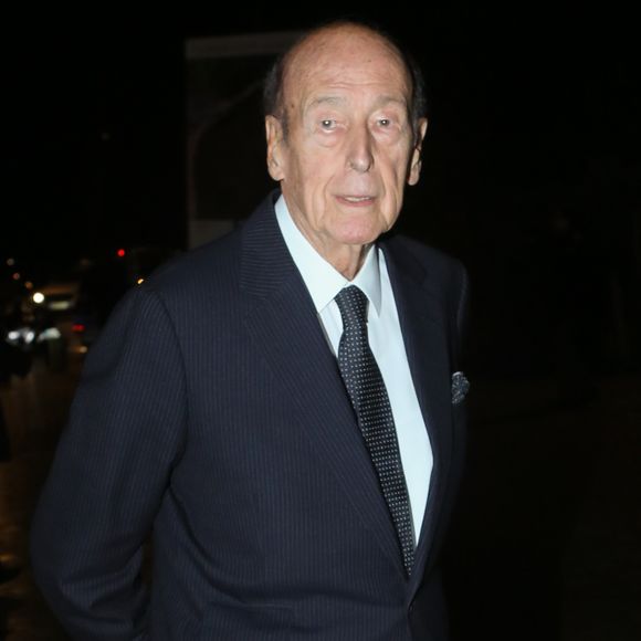 “Je le haïssais [elle rit]. Et je le montrais bien. C’était tellement bidon de s’inviter à dîner chez les gens, de reprendre Etoile des neiges à l’accordéon" confiait-elle dans "Paris Match" en février 2024 
Exclusif - Valéry Giscard d'Estaing - Arrivées au dîner d'Inauguration de l'exposition "Icônes de l'Art Moderne. La Collection Chtchoukine" à la "Fondation Louis Vuitton" à Paris, France, le 20 octobre 2016. L'exposition rend hommage à l'un des plus grands mécènes du début du 20ème siècle, Sergeï Chtchoukine - collectionneur russe "visionnaire" de l'art moderne français du début du 20ème siècle. L'exposition présente un ensemble exceptionnel de cent trente chefs-d'œuvre de la collection Chtchoukine, tout particulièrement représentatifs de l'art moderne: de Monet, Cézanne, Gauguin, Rousseau à Derain, Matisse et Picasso. © CSV/Bestimage