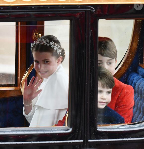 La princesse Charlotte de Galles, le prince George de Galles et le prince Louis de Galles - Sortie de la cérémonie de couronnement du roi d'Angleterre à l'abbaye de Westminster de Londres, Royaume Uni, le 6 mai 2023. (AGENCE / BESTIMAGE).