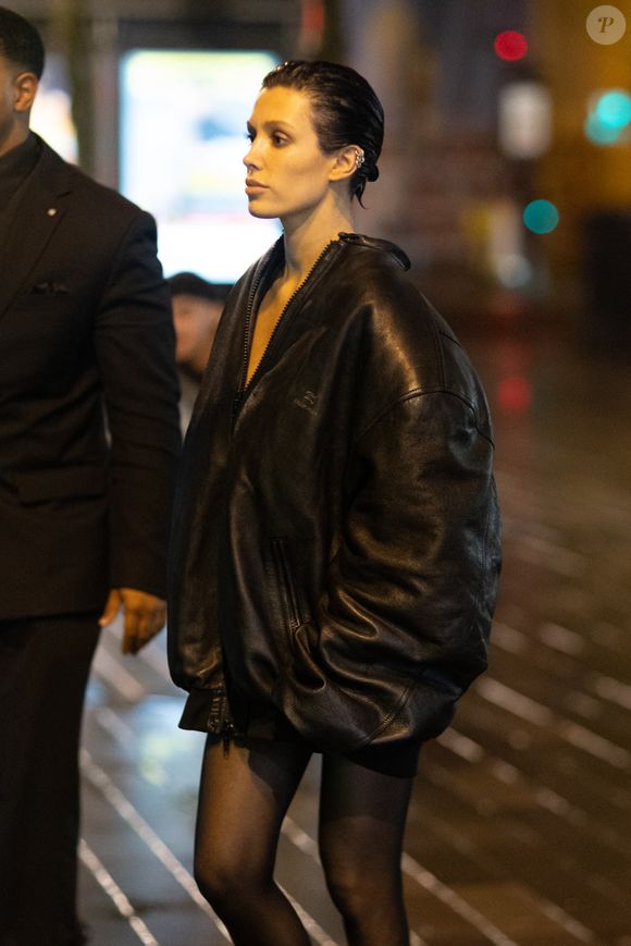Exclusif - Bianca Censori et North West vont au restaurant Popeyes après le concert de Kanye à l'Accor Arena puis changent d'avis pour aller au Mc Donald le 25 février 2024 Agence / Bestimage