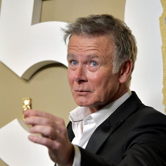 Franck Dubosc et son Cesario -  Photocall des lauréats (pressroom) de la 50ème cérémonie des César à l'Olympia à Paris le 28 février 2025
© Dominique Jacovides / Olivier Borde / Bestimage