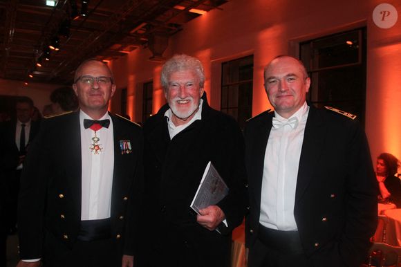 Le général d’armée Jean-Marc Loubes, Patrick Préjean, Bastien Stil -  31ème Gala de l’Espoir donné au profit de la recherche contre le cancer au théâtre des Champs-Elysée à Paris le 14 octobre 2025. © Philippe Baldini/Bestimage