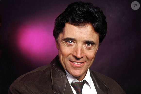 "La belle vie", "Le soleil de ma vie", "Scoubidou"... Sacha Distel a légué aux Français quelques-uns des refrains les plus connus de la chanson française.

Sacha Distel (Archives). JLPPA / Bestimage