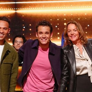 Exclusif - Mohamed Bouhafsi, Théo Curin, Cendrine Dominguez lors de l'enregistrement de l'émission "100% logique" présentée par C. Feraud et qui sera diffusée le 29 mars au Studio du Lendit à Saint-Denis, France, le 14 décembre 2024. © Christophe Clovis/Bestimage