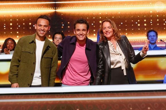 Exclusif - Mohamed Bouhafsi, Théo Curin, Cendrine Dominguez lors de l'enregistrement de l'émission "100% logique" présentée par C. Feraud et qui sera diffusée le 29 mars au Studio du Lendit à Saint-Denis, France, le 14 décembre 2024. © Christophe Clovis/Bestimage