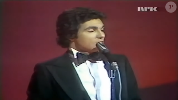 Il avait porté avec fierté les couleurs de la France, en 1978, avec la chanson "Il y aura toujours des violons"

Eurovision 1978 – France – Joël Prévost – Il y aura toujours des violons