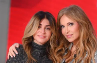 Julie Zenatti se livre sur sa relation avec Hélène Ségara, pas toujours au beau fixe, dans "Télématin" sur France 2.