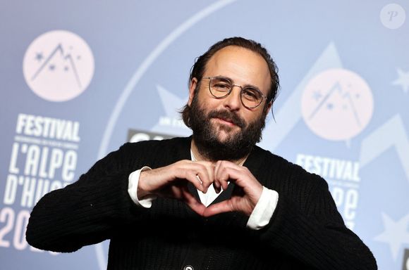 Vincent Macaigne - Tapis rouge lors du 29ème Festival International du Film de Comédie de l'Alpe d'Huez le 22 Janvier 2026. © Dominique Jacovides/Bestimage