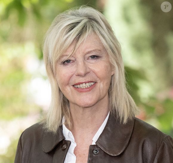 En effet, lorsqu'elle n'est pas sur scène ou à l'affiche, l'artiste met le cap sur Ramatuelle, où elle possède une maison de famille depuis plus de dix ans...

Chantal Ladesou participe au photocall Jour J' lors du 18ème Festival du Film Francophone d'Angoulême à Angoulême, France. Photo David Niviere/Abaca