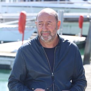 Kad Merad - Photocall de la série "Belphegor" lors du 27ème Festival de la Fiction de la Rochelle (16 - 21 septembre 2025), le 17 septembre 2025. 
© Denis Guignebourg / Bestimage