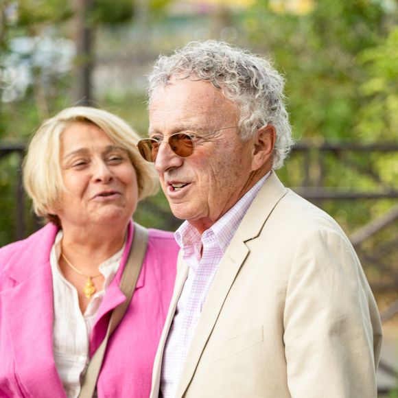 Mais aussi Nelson Monfort

Exclusif - L'animateur et journaliste Nelson Monfort arrive à l'enregistrement de l'émission "Vivement dimanche" à Paris, France, le 9 septembre 2025, et diffusée le 12 octobre 2025 sur France 3. © Jonathan Jacob/Bestimage