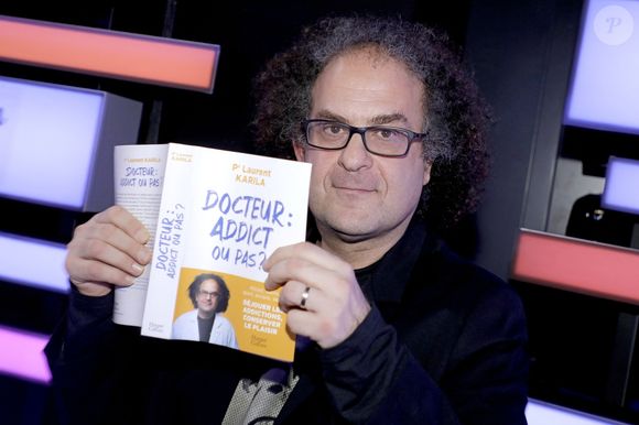 Ils ont même un code pour ses interventions
Exclusif - Laurent Karila dans les backstage de l'enregistrement de l'émission "Chez Jordan de Luxe" à Paris. Le 29 janvier 2024
© Cédric Perrin / Bestimage