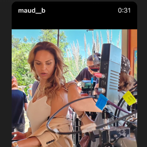 Une actrice emblématique fait son grand retour
Géraldine Lapalus de retour dans "Camping Paradis", elle poste des photos de tournage le 26 mai 2025, sur Instagram
