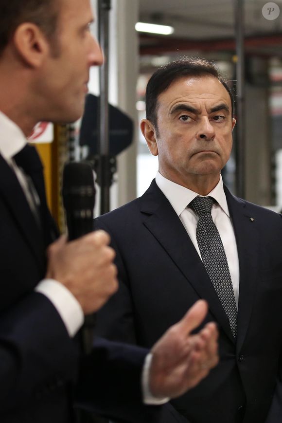 Le président de la république française, Emmanuel Macron accompagné de Carlos Ghosn, Président-directeur général du groupe Renault visite l'usine Renault Maubeuge Construction, Maubeuge, Nord, France, le 8 novembre 2018.  © Stéphane Lemouton / Bestimage