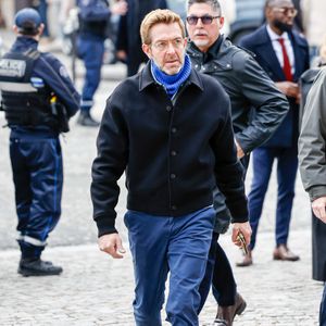 Il a souffert du syndrome des antiphospholipides, pouvant provoquer des AVC à tout moment.

Alexandre Delperier - Arrivées à la cérémonie religieuse en hommage à Rolland Courbis dans l'église de la Madeleine à Paris, France, le 14 janvier 2026. © Jacovides-Moreau/Bestimage