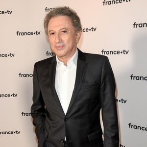 Michel Drucker au photocall de la conférence de presse de France 2 au théâtre Marigny à Paris le 18 juin 2019
© Coadic Guirec / Bestimage