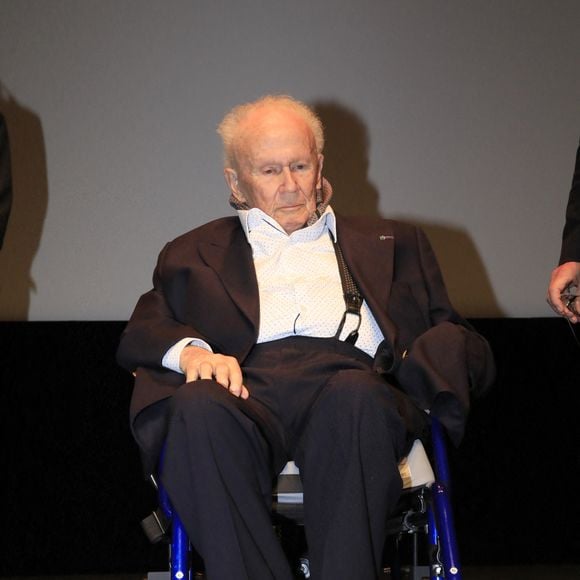 Philipe Bouvard assiste à la projection du documentaire "Les Mille et une vies de Philippe Bouvard" (Paris Première) au théâtre de la Croisette à Cannes, le 30 novembre 2024.