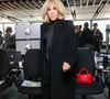 Un sac à main rouge qui sublimait son look
Brigitte Macron - Défilé Stella McCartney Femmes Automne/Hiver 2025-2026 à Paris le 5 mars 2025 Backgrid USA / Bestimage