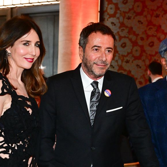Elsa Zylberstein, Bernard Montiel, Pascal Legitimus au dîner annuel du CCAF (Conseil de coordination des associations arméniennes de France) à l'hôtel du collectionneur à Paris le 11 mars 2025
Comme chaque année, la onzième édition du désormais fameux dîner du CCAF a fait salle comble. 450 personnes se sont retrouvées dans les salons de l'hôtel du collectionneur, à Paris. Lors du cocktail, plusieurs personnalités politiques ont eu l'occasion de s'entretenir avec les invités.
Comme de coutume, un certain nombre de figures intellectuelles étaient également au dîner.
C'est Nelson Monfort qui a présenté la soirée en rappelant que la soirée est l'occasion de nous retrouver et de réaffirmer les liens profonds qui unissent la France et l'Arménie, liens tissés par l'histoire, la culture et des valeurs communes.
Cette soirée incarne à la fois un hommage solennel et un appel à l'action. Hommage envers celles et ceux qui oeuvrent sans relâche pour la cause arménienne; mais appel à la communauté internationale pour qu'elle s'engage résolument pour la justice et la paix.

© Christian Liewig / Bestimage