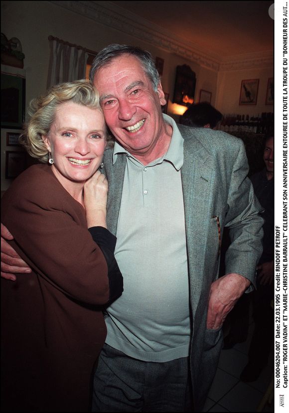 Cet appartement a également été le théâtre de son histoire d’amour avec Roger Vadim, qu’elle évoque encore avec émotion. 

"Roger Vadim" et "Marie-Christine Barrault" celebrant son anniversaire entouree de toute la troupe du "Bonheur des Autres" "plan serre". Bertrand Rindoff Petroff / Bestimage