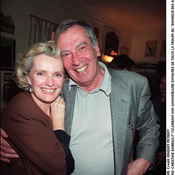 Cet appartement a également été le théâtre de son histoire d’amour avec Roger Vadim, qu’elle évoque encore avec émotion. 

"Roger Vadim" et "Marie-Christine Barrault" celebrant son anniversaire entouree de toute la troupe du "Bonheur des Autres" "plan serre". Bertrand Rindoff Petroff / Bestimage
