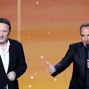 Exclusif - Arthur et Nikos Aliagas lors de l'enregistrement de l'émission "La chanson secrète N°14", présentée par N.Aliagas et diffusée le 26 décembre sur TF1, consacrée à Nikos Aliagas à Paris le 10 décembre 2025. © Jacovides-Moreau/Bestimage