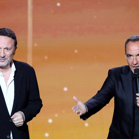 Exclusif - Arthur et Nikos Aliagas lors de l'enregistrement de l'émission "La chanson secrète N°14", présentée par N.Aliagas et diffusée le 26 décembre sur TF1, consacrée à Nikos Aliagas à Paris le 10 décembre 2025. © Jacovides-Moreau/Bestimage