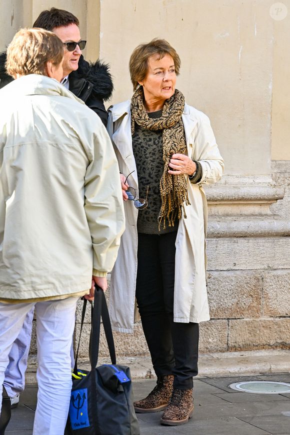Fabienne Égal aux obsèques d'Evelyne Leclercq dans la cathédrale Sainte-Réparate de Nice, France, le 13 janvier 2026. Une tenue blanche ou claire est souhaitée pour la cérémonie. Ni fleurs, ni couronnes. Selon la volonté de la défunte Evelyne, des dons en faveur du pôle cancérologie Arnault Tzanck pourront être effectués par chèque à l'ordre de FDD AAT ou via un lien numérique HelloAsso - Campagne de dons, Institut du Cancer de Mougins. © Bruno Bebert/Bestimage