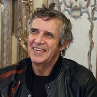 "Le signe des grandes maisons" : Julien Clerc présente son restaurant préféré aux prix accessibles, tout près d'un monument historique à Paris