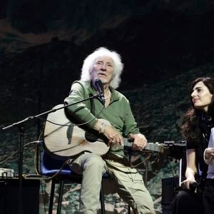 Exclusif - Concert de Hugues Aufray au Le Dôme de Paris - Palais des Sports  le 9 novembre 2025 avec son arrière petite fille Marylou

© Jack Tribeca / Bestimage