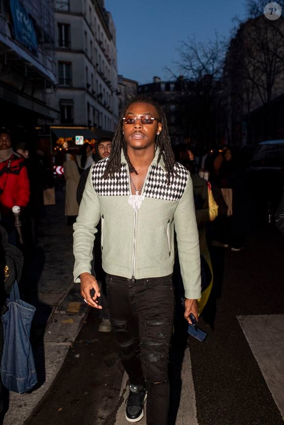 Koba LaD à la sortie du défilé Amiri "Collection Prêt-à-Porter Automne/Hiver 2024-2025" lors de la Fashion Week de Paris (PFW) le 18 janvier 2024.

© Pierre Perusseau / Tiziano Da Silva / Bestimage